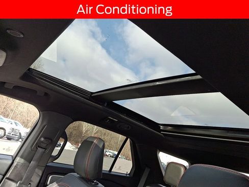 Used 2022 Ford Explorer ST-Line w/ Class IV Trailer Tow Package image 15