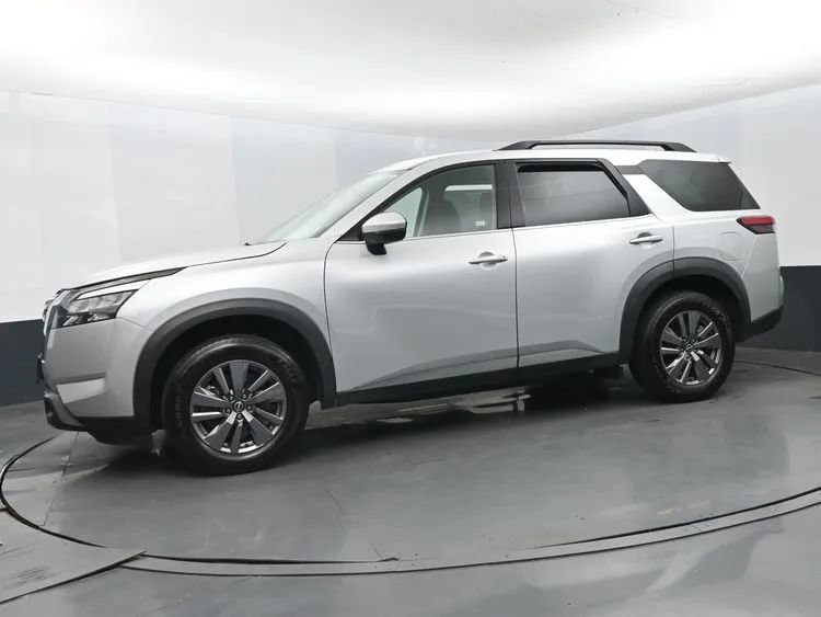 Used 2025 Nissan Pathfinder SV AWD/4WD image 5