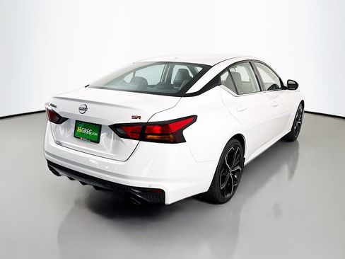 Used 2024 Nissan Altima 2.5 SR FWD image 10