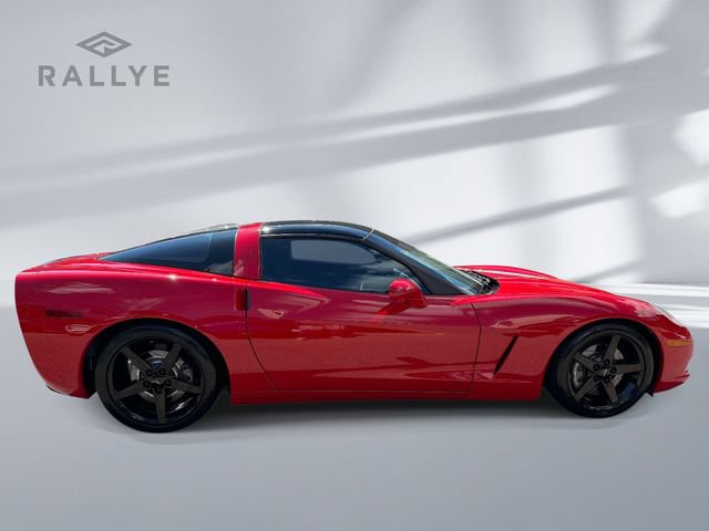 Used 2005 Chevrolet Corvette Coupe w/ Preferred Equipment Group RWD image 2