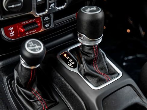 Used 2021 Jeep Wrangler Unlimited Rubicon image 18