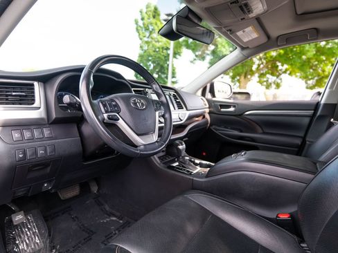 Used 2018 Toyota Highlander Limited AWD/4WD image 6