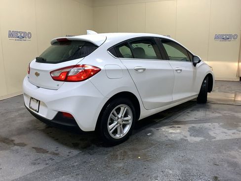Used 2018 Chevrolet Cruze LT image 3