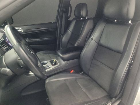 Used 2019 Jeep Grand Cherokee Altitude image 17