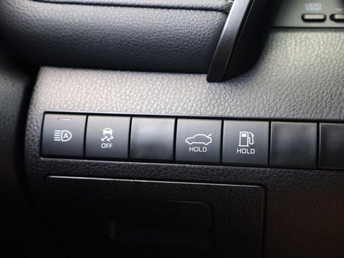 Used 2024 Toyota Camry SE image 18