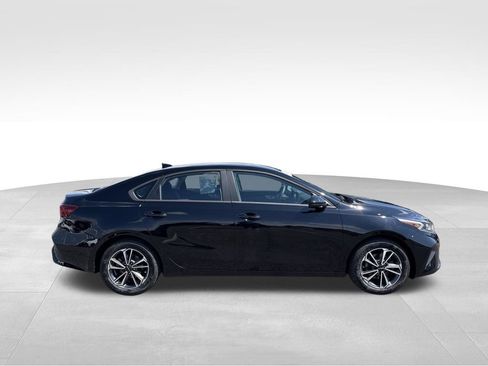 Certified 2023 Kia Forte LXS FWD image 6