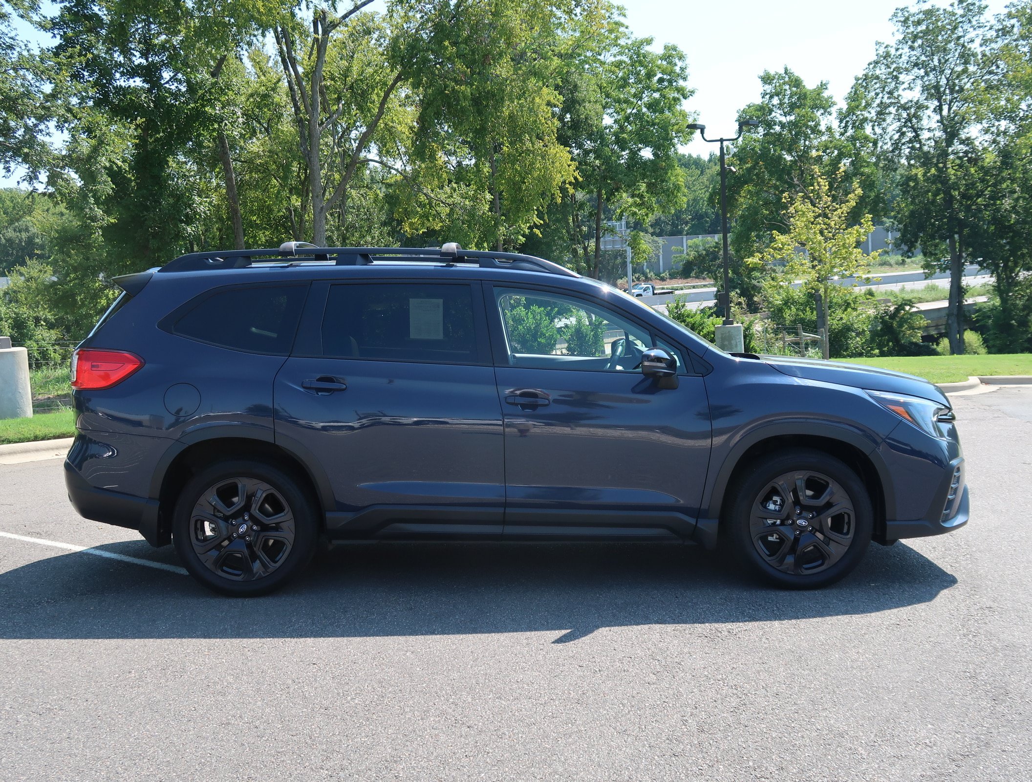Used 2023 Subaru Ascent Onyx Edition Limited AWD/4WD image 9