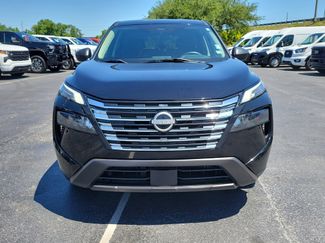 Used 2024 Nissan Rogue S FWD video 2