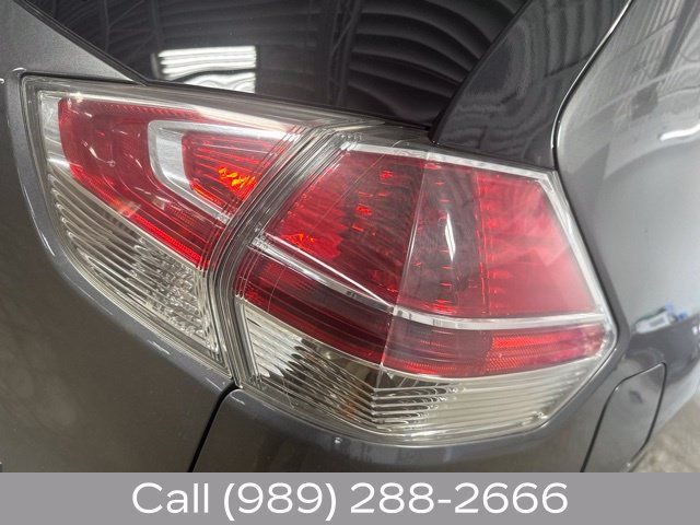 Used 2016 Nissan Rogue SV AWD/4WD image 7