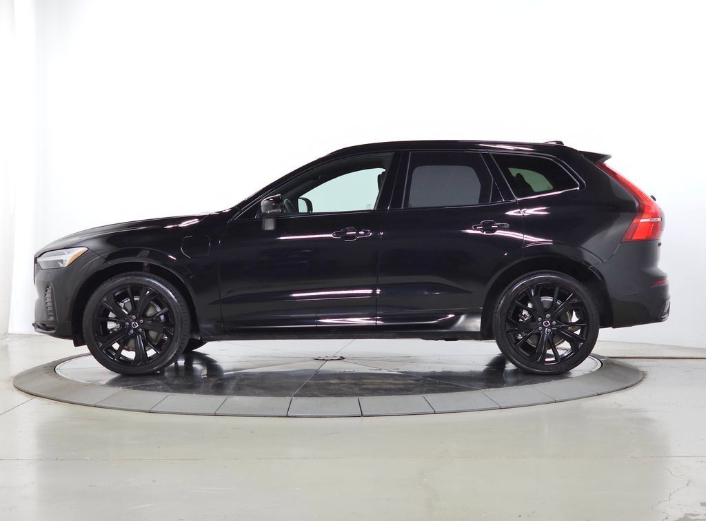 Used 2025 Volvo XC60 T8 Ultra w/ Protection Package Premier AWD/4WD image 4