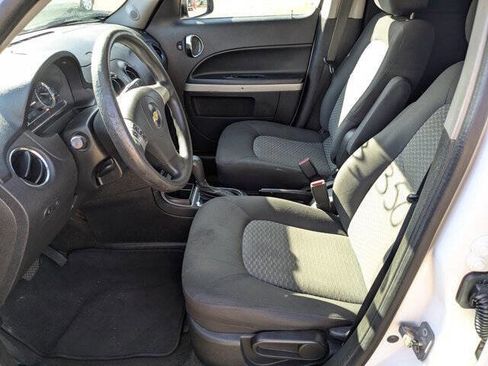 Used 2010 Chevrolet HHR LS image 15