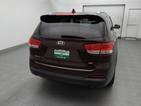 Used 2016 Kia Sorento AWD w/ LX Convenience Package image 7