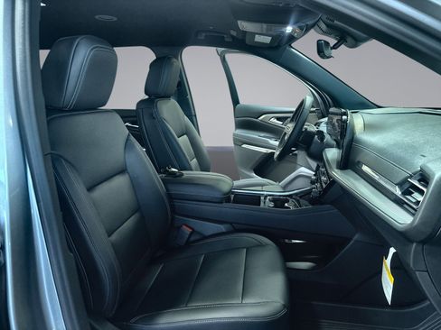 New 2026 Chevrolet Traverse LT w/ Driver Confidence Package AWD/4WD image 35