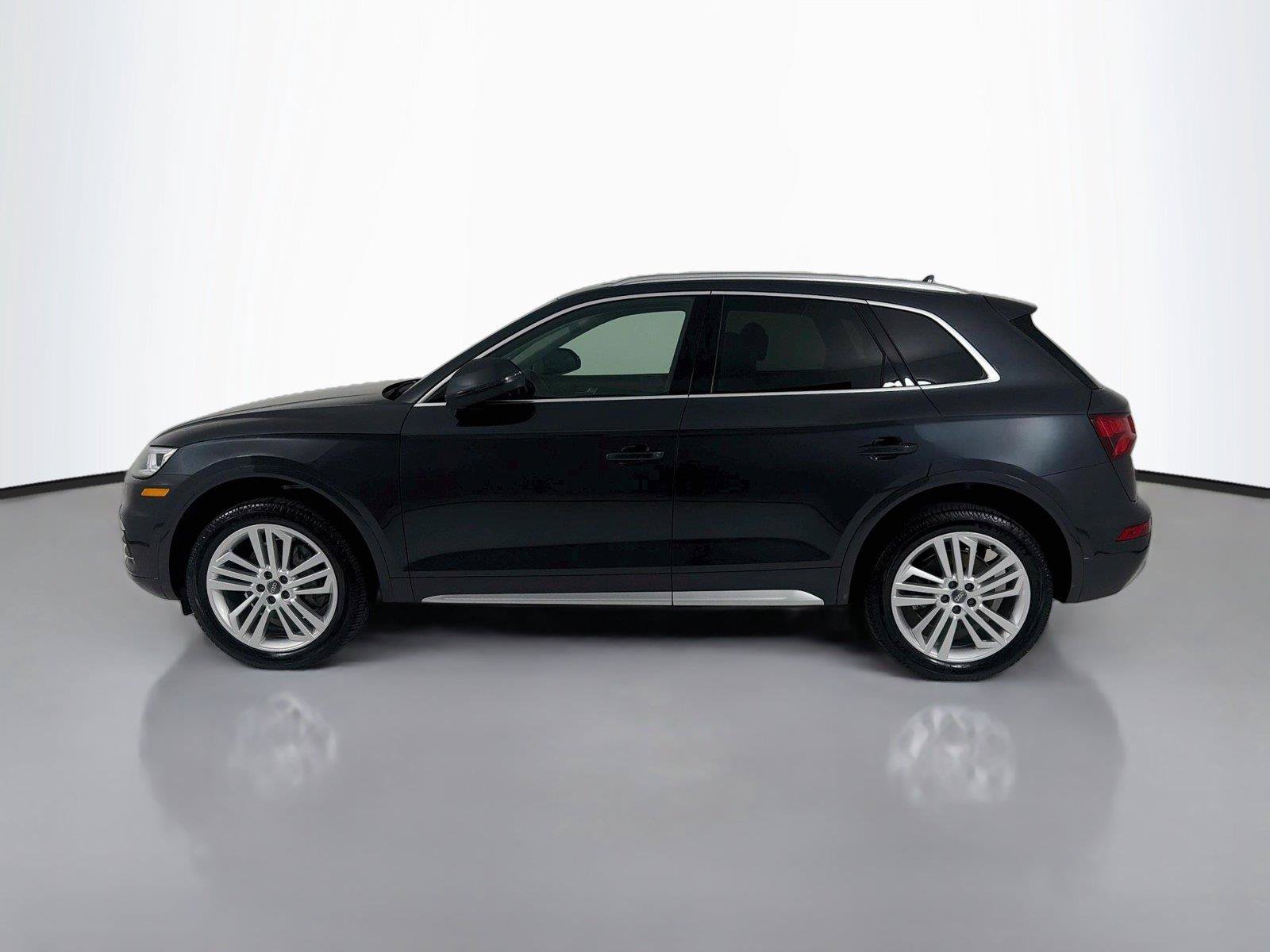 Used 2020 Audi Q5 2.0T Premium Plus w/ Premium Plus Package AWD/4WD image 2