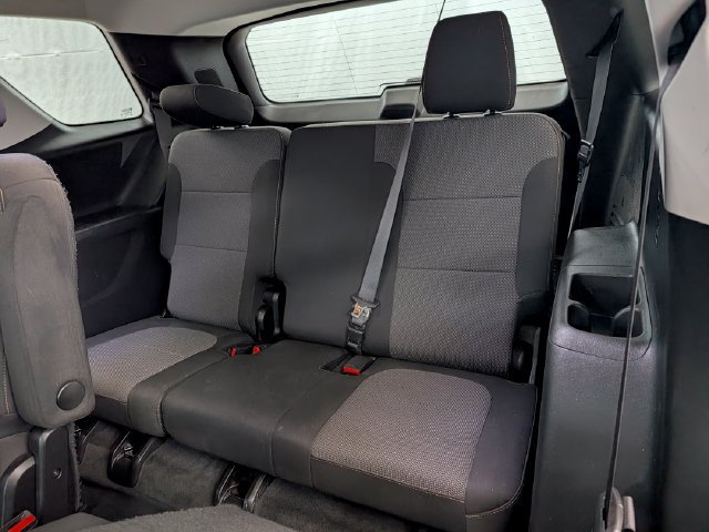 Used 2020 Chevrolet Traverse LT FWD image 17