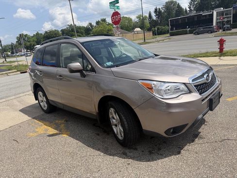 Used 2014 Subaru Forester 2.5i Touring AWD/4WD image 4