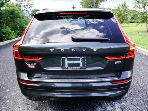 Used 2022 Volvo XC60 B5 Momentum w/ Advanced Package image 4
