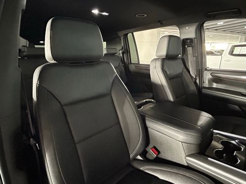 Used 2025 Chevrolet Suburban LT image 42