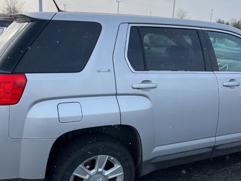 Used 2011 GMC Terrain SLE image 11