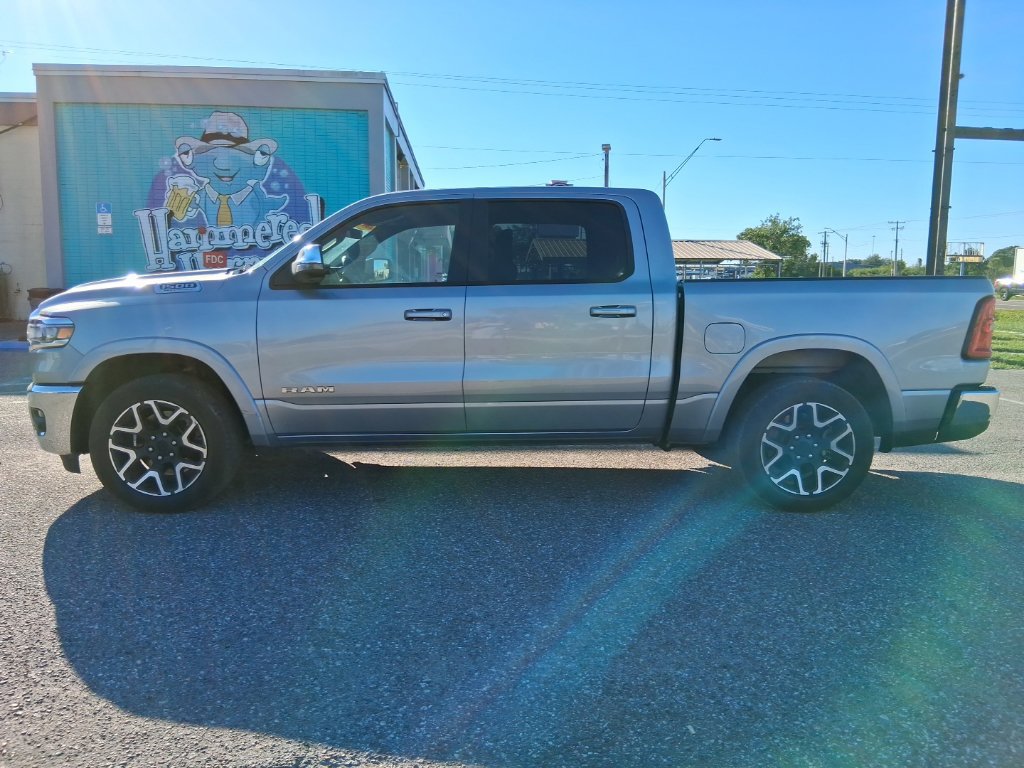 Used 2026 RAM 1500 Laramie AWD/4WD image 6
