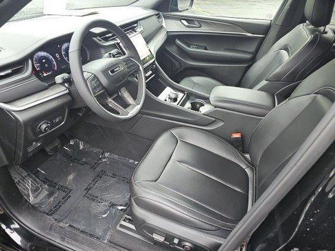 Used 2024 Jeep Grand Cherokee L Limited image 20