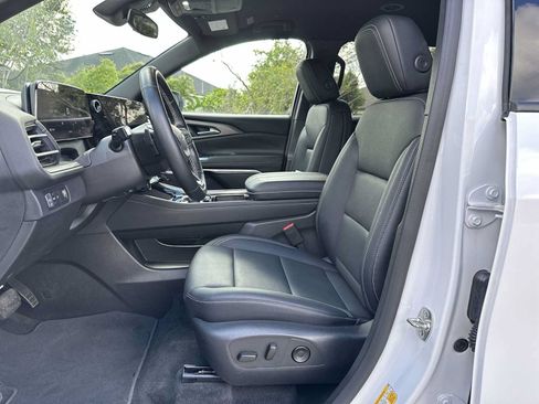 Certified 2026 Chevrolet Traverse LT FWD image 15