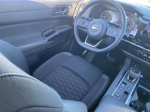 New 2025 Nissan Pathfinder SV image 15