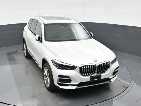 Used 2023 BMW X5 xDrive40i w/ Premium Package image 32