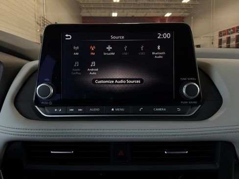 Used 2025 Nissan Rogue SV FWD image 30