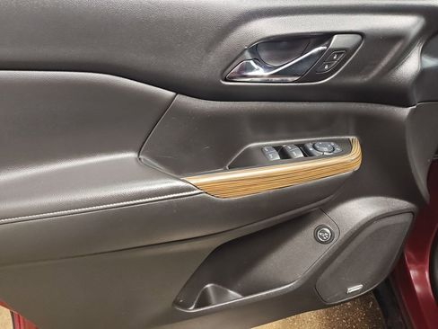 Used 2017 GMC Acadia SLE w/ Driver Alert Package I image 16