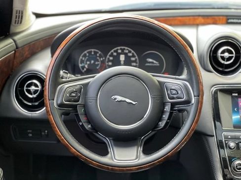 Used 2017 Jaguar XJ L Portfolio AWD/4WD image 33