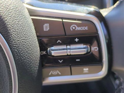 Used 2022 Kia Sorento EX image 17