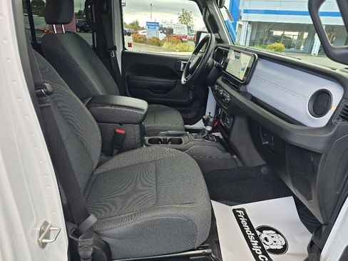 Used 2024 Jeep Gladiator Sport image 14