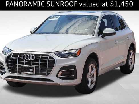 Used 2023 Audi Q5 2.0T Premium w/ Convenience Package AWD/4WD image 3