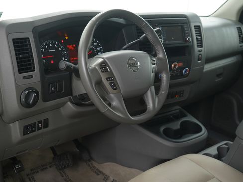 Used 2018 Nissan NV 3500 SL image 21