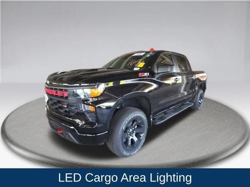 Used 2025 Chevrolet Silverado 1500 Custom Trail Boss AWD/4WD image 14