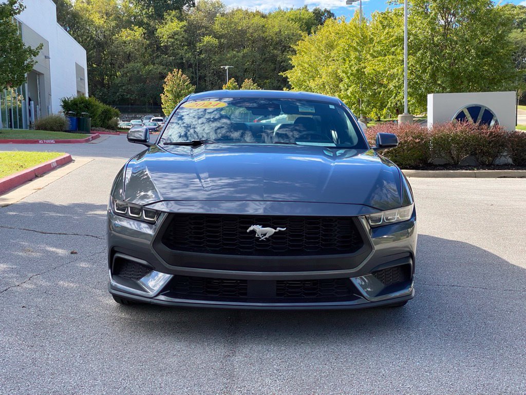 Used 2024 Ford Mustang Coupe RWD image 2