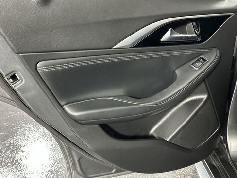 Used 2018 INFINITI QX30 image 30