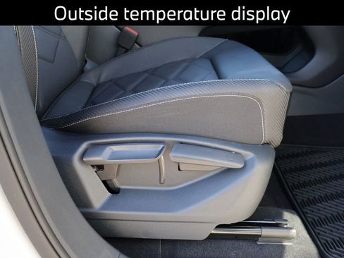 Used 2024 Volkswagen Atlas Cross Sport SE image 16