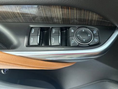 Used 2022 Cadillac XT4 Sport w/ Sun And Sound Package AWD/4WD image 18