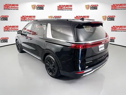 Used 2024 Kia Carnival SX FWD image 2