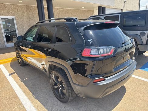 Used 2021 Jeep Cherokee Latitude Plus FWD image 5