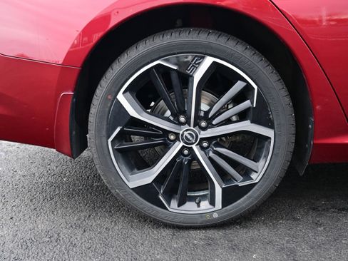 Certified 2023 Nissan Altima 2.5 SR w/ SR Premium Package image 9