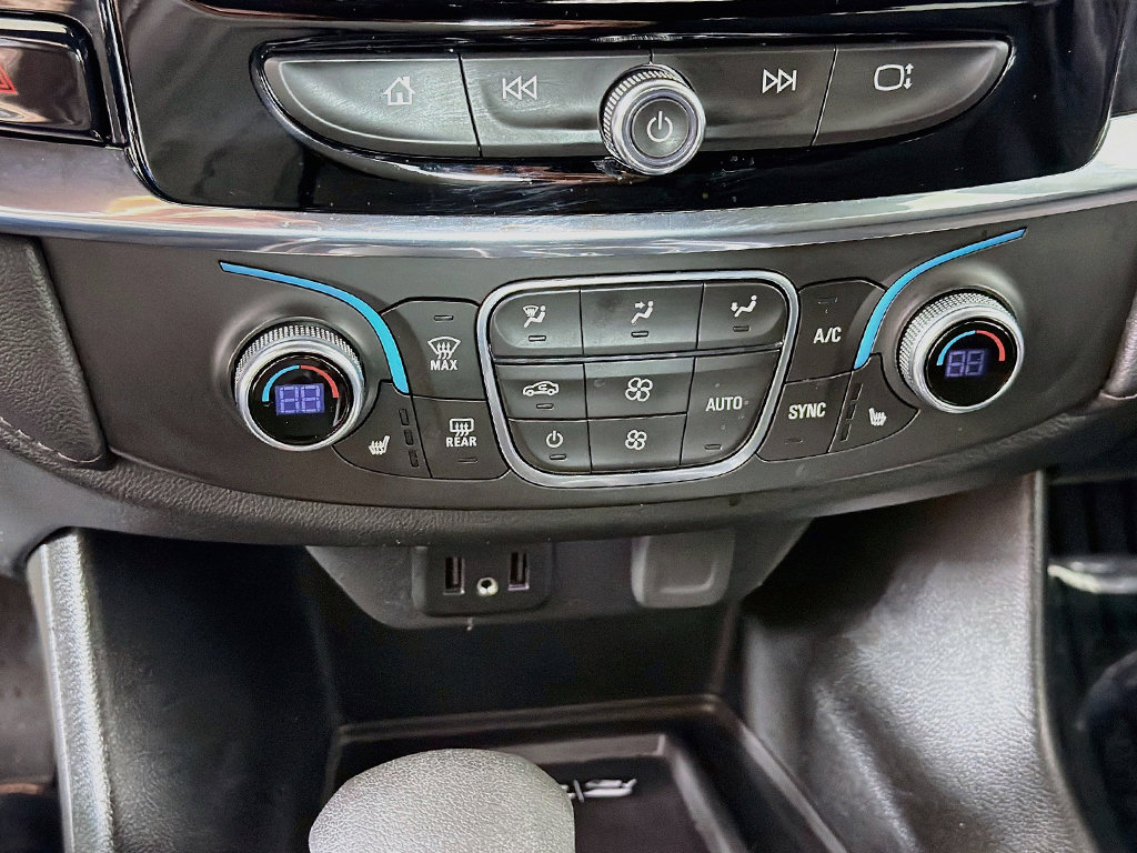 Used 2023 Chevrolet Traverse LT AWD/4WD image 37