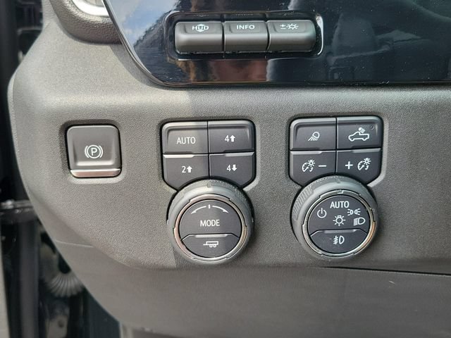 Used 2024 Chevrolet Silverado 1500 High Country w/ Technology Package AWD/4WD image 15