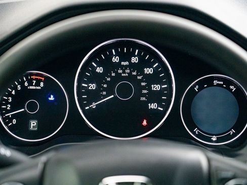 Used 2019 Honda HR-V LX image 16