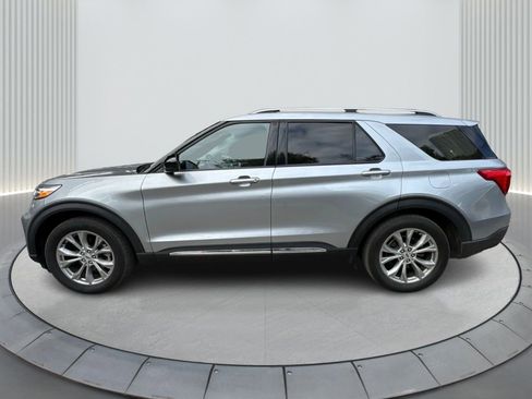 Used 2022 Ford Explorer Limited image 9