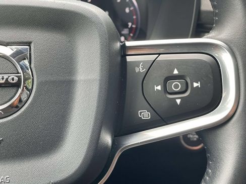 Used 2019 Volvo XC40 T5 Momentum AWD/4WD image 26