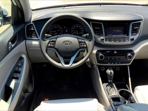 Used 2017 Hyundai Tucson SE w/ SE Popular Package 02 FWD image 5