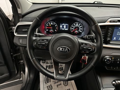 Used 2017 Kia Sorento FWD w/ LX Convenience Package image 37